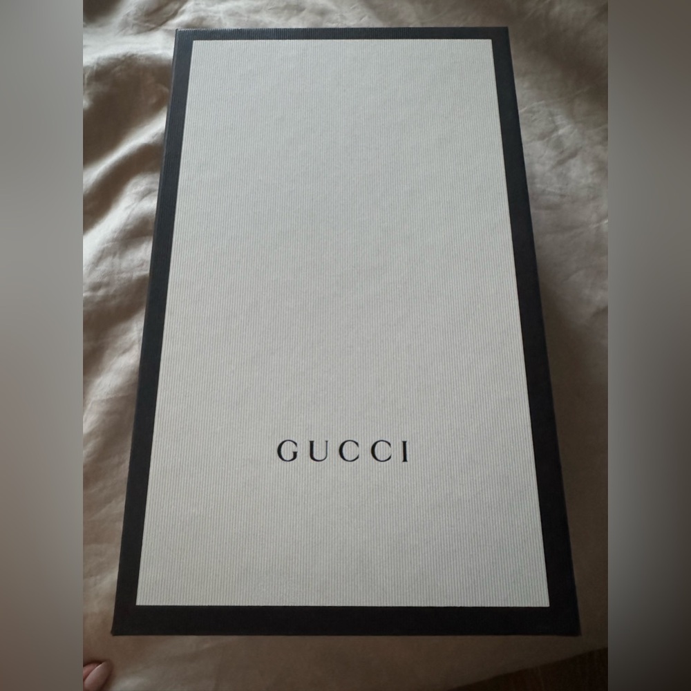 Gucci Sneakers with Botanical Design - Picture 5 of 6